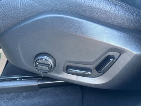 Used 2025 Volvo XC60 B5 Plus image 21