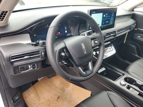 New 2026 Lincoln Corsair Premiere image 13