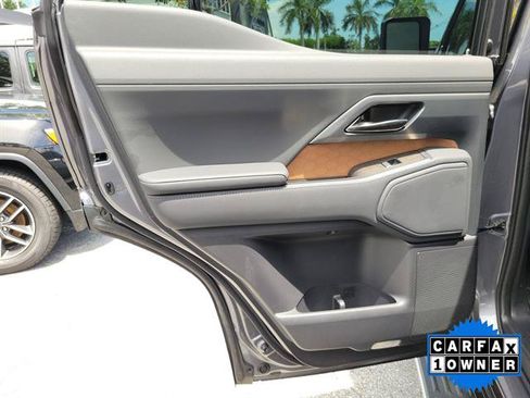 Used 2025 Lexus GX 550 w/ Cold Area Package AWD/4WD image 11