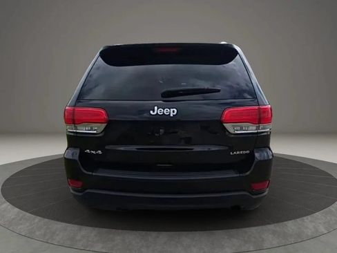 Used 2019 Jeep Grand Cherokee Laredo AWD/4WD image 5