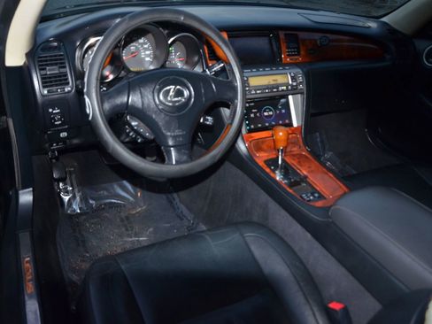 Used 2005 Lexus SC 430 Convertible w/ Preferred Accessory Pkg image 5