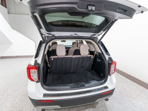 Used 2022 Ford Explorer Limited w/ Equipment Group 301A image 35