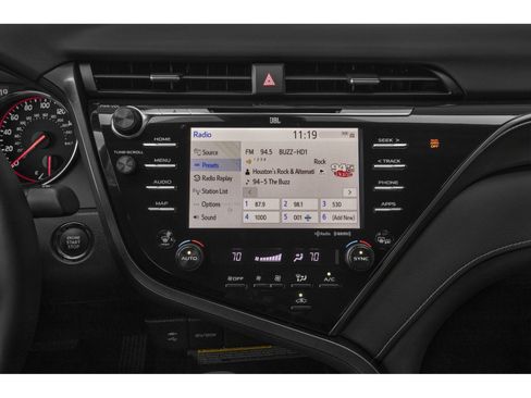 Used 2020 Toyota Camry XSE FWD image 13