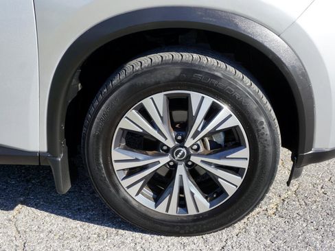 Used 2022 Nissan Rogue SV w/ SV Premium Package image 6