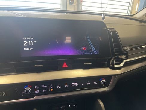 Used 2025 Kia Sportage EX w/ Premium Package image 3