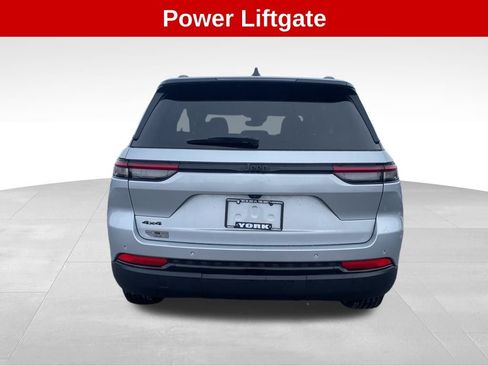 Used 2024 Jeep Grand Cherokee Altitude image 4