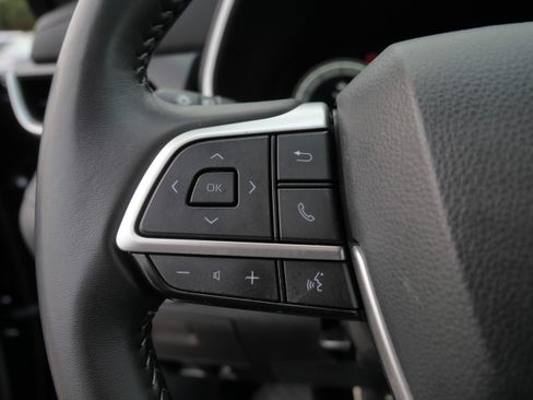 Certified 2025 Toyota Highlander XSE image 28