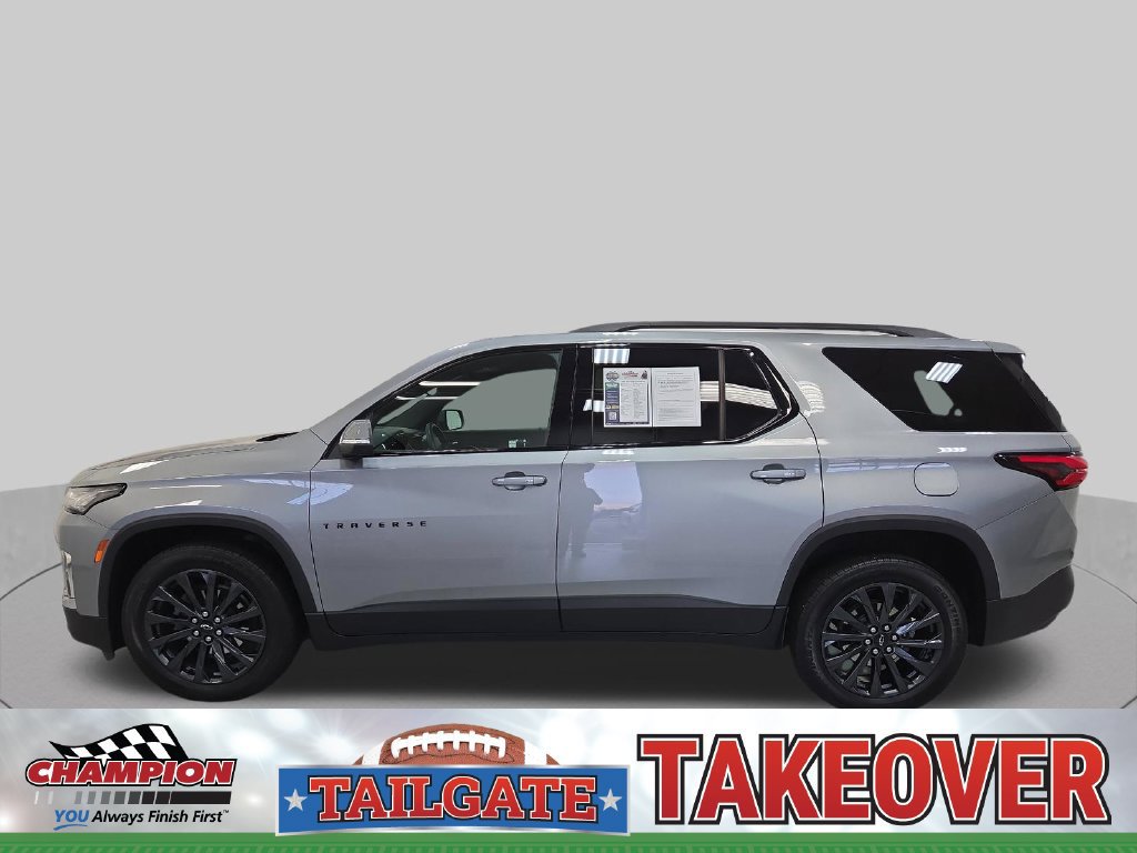 Used 2023 Chevrolet Traverse RS AWD/4WD image 2