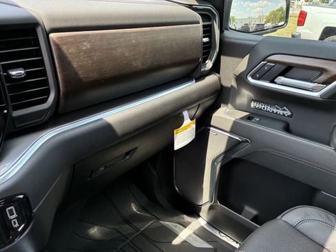 New 2026 Chevrolet Silverado 1500 High Country w/ High Country Premium Package AWD/4WD image 38