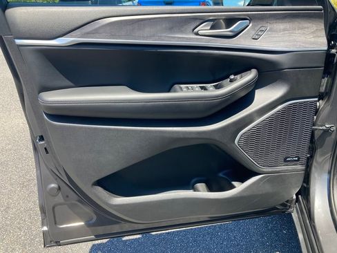 New 2024 Jeep Grand Cherokee Limited 4xe image 11