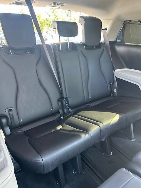 Certified 2024 Kia Carnival EX FWD image 14