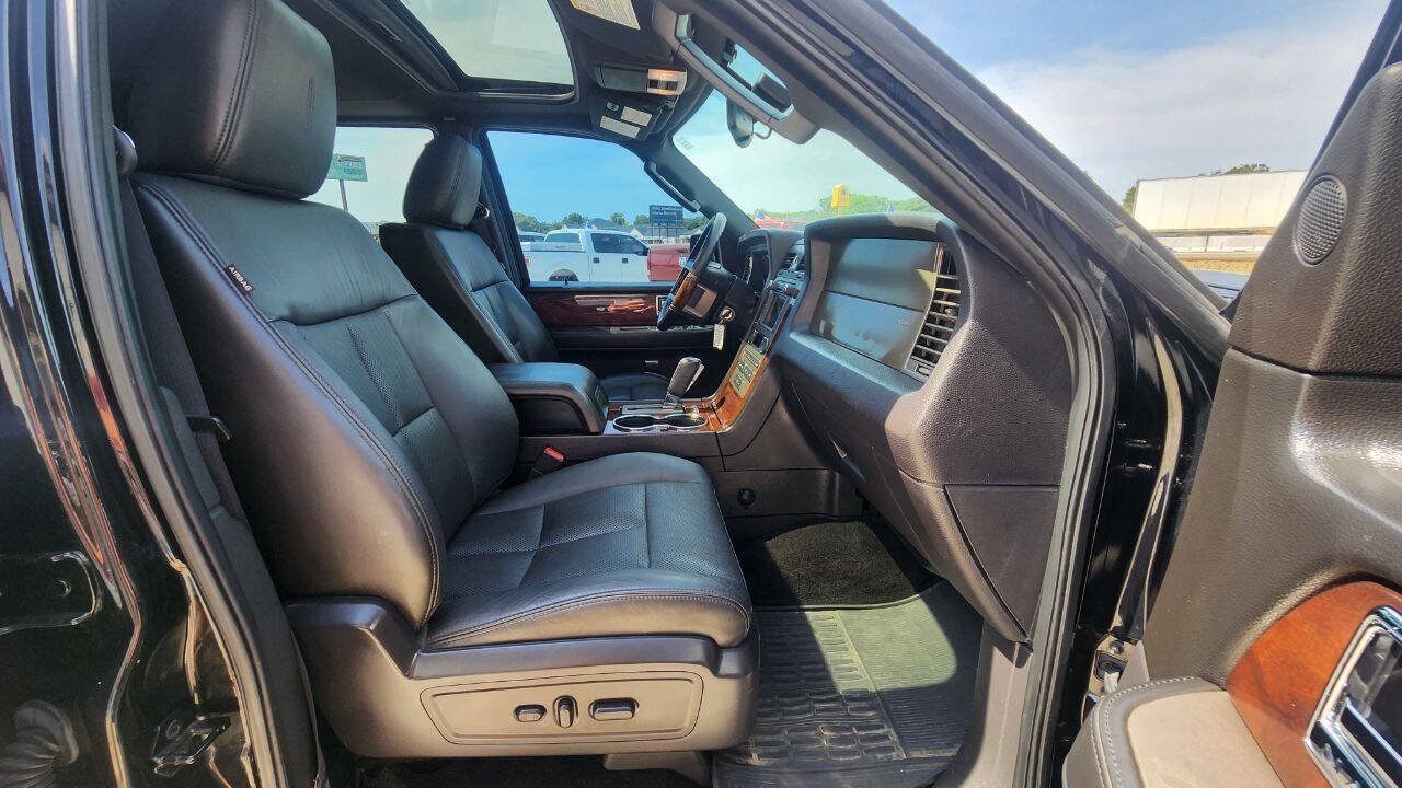 Used 2013 Lincoln Navigator 4WD image 15