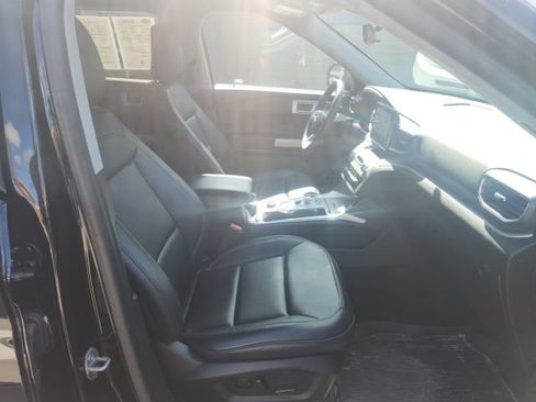 Used 2024 Ford Explorer XLT w/ Equipment Group 202A image 11