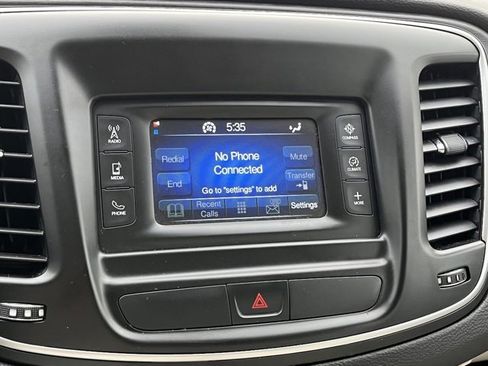 Used 2015 Chrysler 200 Limited image 44