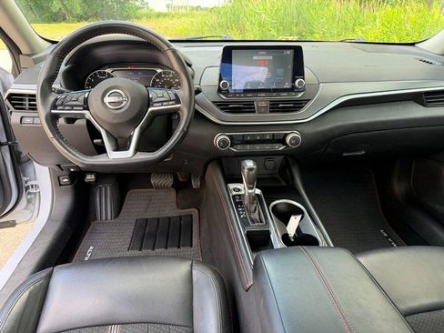 Used 2023 Nissan Altima 2.5 SR FWD image 18