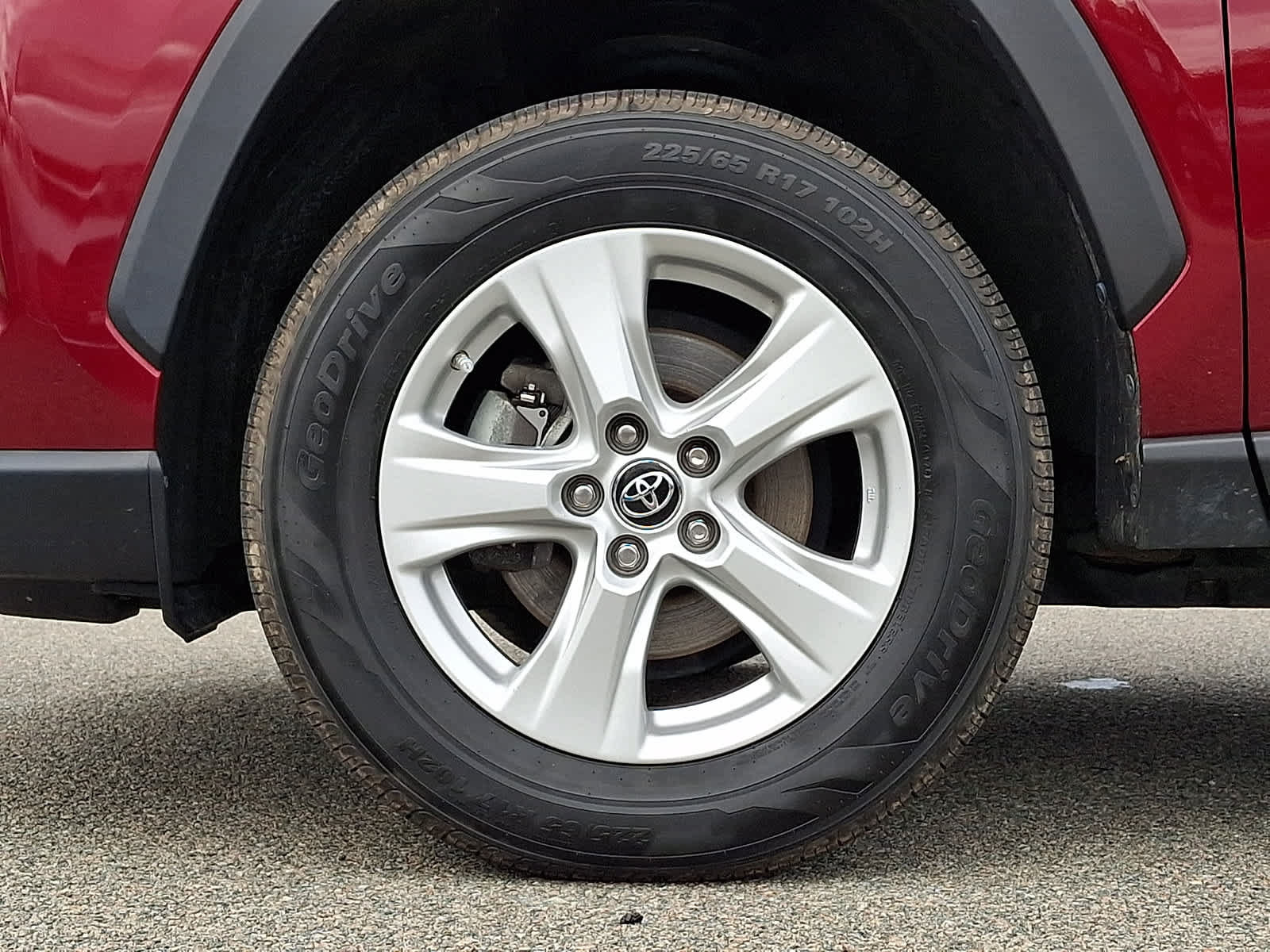 Certified 2020 Toyota RAV4 LE w/ Carpet Mat Package AWD/4WD image 10