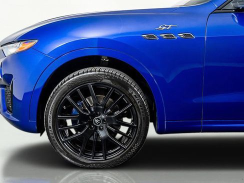Used 2022 Maserati Levante GT image 16