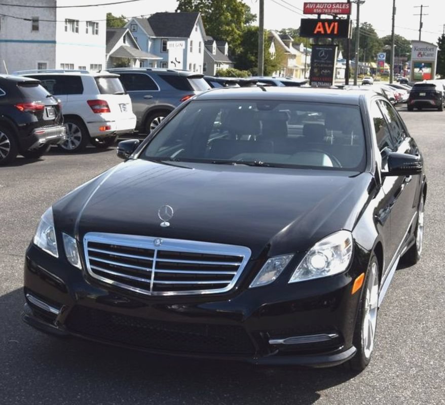 Used 2013 Mercedes-Benz E 350 4MATIC Sedan image 2