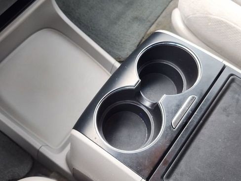 Used 2017 Toyota Sienna LE image 16