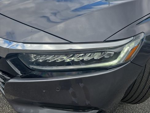Used 2018 Honda Accord Touring image 30