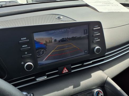 Used 2023 Hyundai Elantra SEL FWD image 8