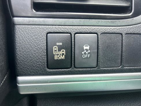 Used 2014 Toyota Camry SE w/ Leather Package FWD image 20