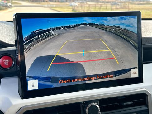 Used 2024 Toyota Tacoma TRD Off-Road image 18