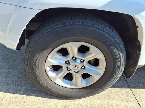 Used 2016 Toyota 4Runner SR5 RWD image 10