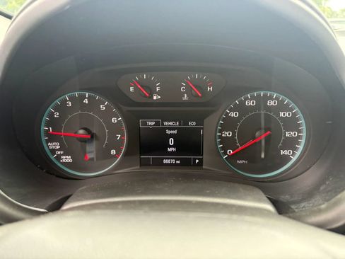 Used 2022 Chevrolet Malibu LT FWD image 11