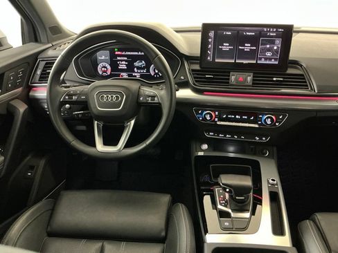 Used 2023 Audi Q5 2.0T Prestige w/ Prestige Package AWD/4WD image 9