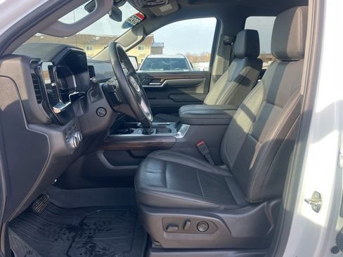 Used 2025 GMC Sierra 1500 SLT w/ SLT Premium Plus Package image 17