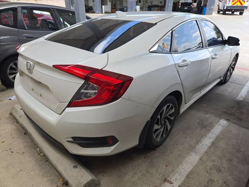 Used 2017 Honda Civic EX image 2