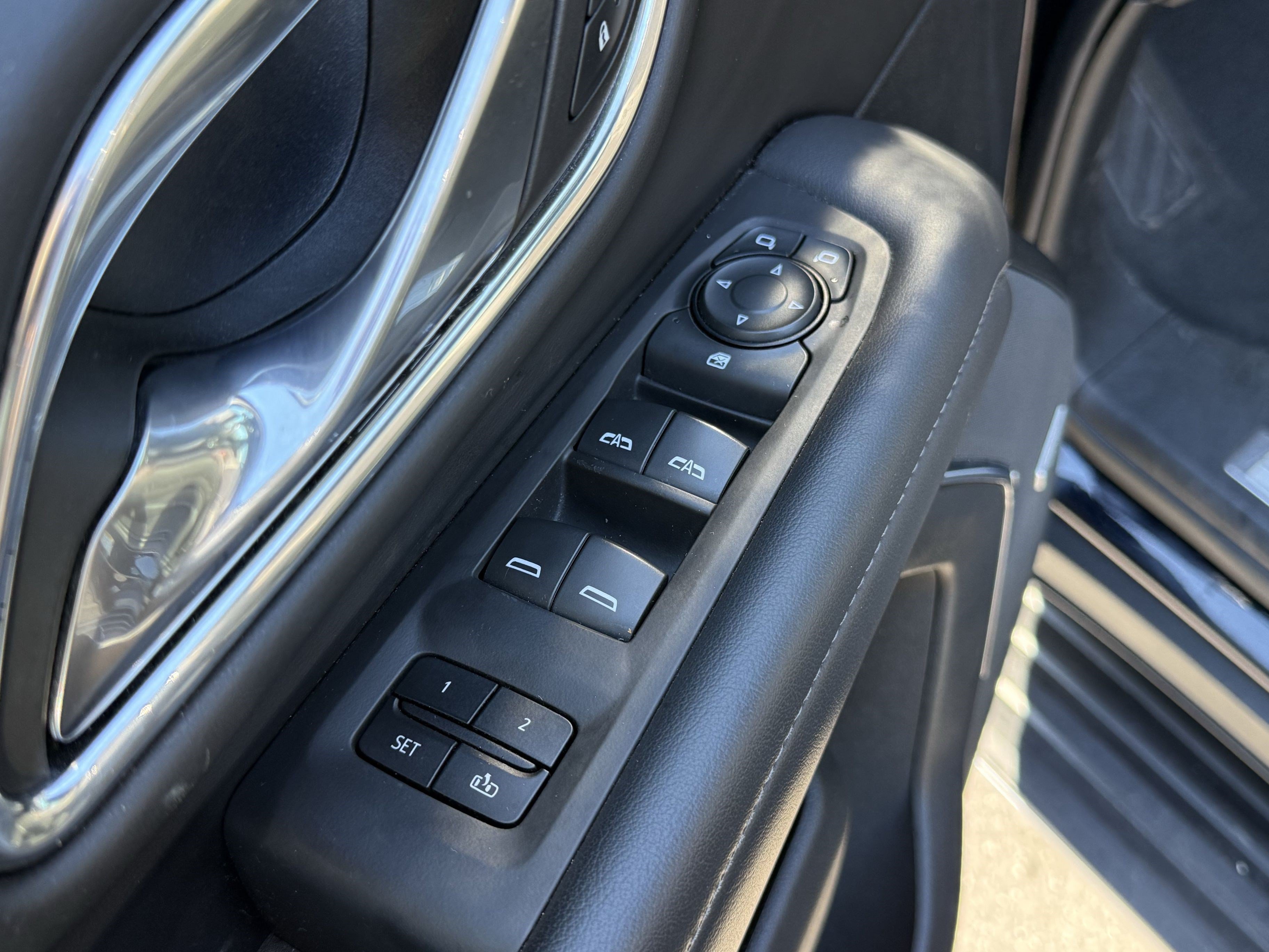 Used 2023 Chevrolet Tahoe LT RWD image 15