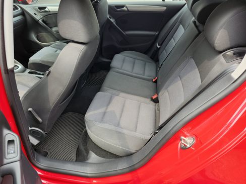Used 2013 Volkswagen Golf 4-Door FWD image 5