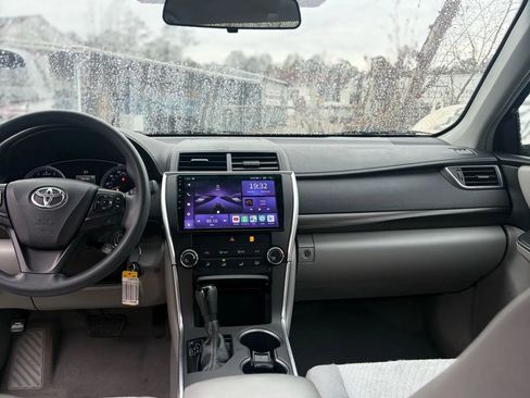 Used 2017 Toyota Camry XLE image 14