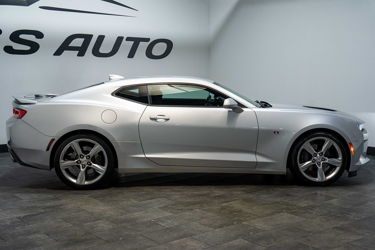 Used 2018 Chevrolet Camaro SS RWD image 21