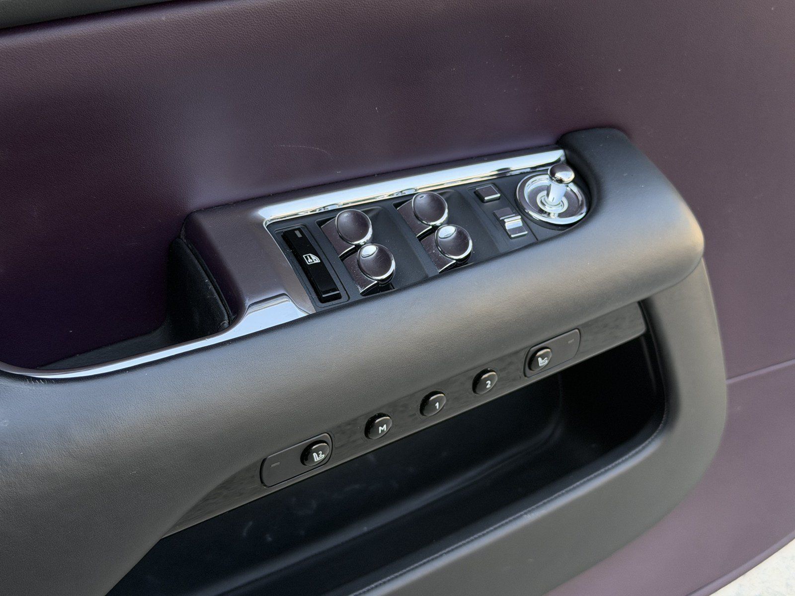 Used 2018 Rolls-Royce Wraith RWD image 14