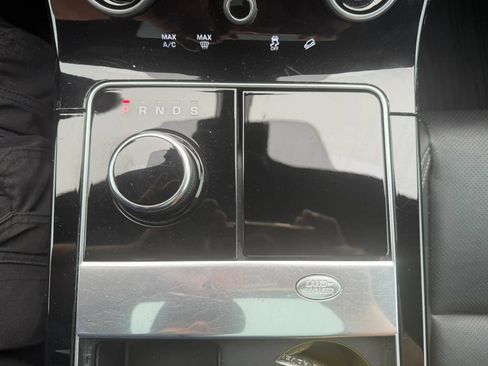 Used 2018 Land Rover Range Rover Velar S AWD/4WD image 28