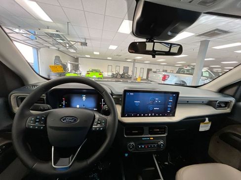 New 2025 Ford Maverick Lariat w/ 4K Tow Package image 15