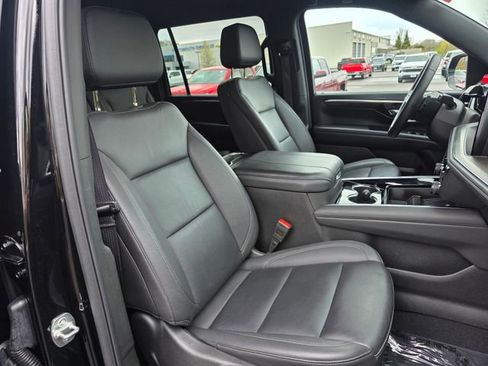 Used 2025 Chevrolet Suburban Z71 AWD/4WD image 10