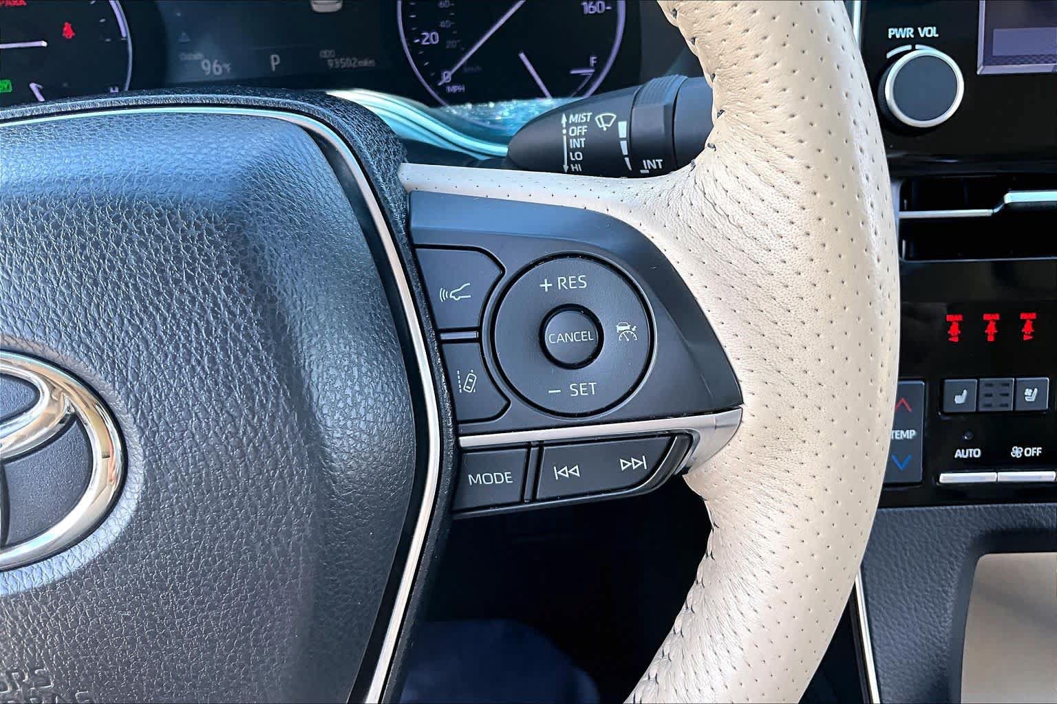 Used 2019 Toyota Avalon Limited FWD image 23