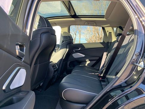 Used 2024 Acura RDX SH-AWD w/ Advance Package image 11