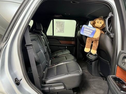 Used 2020 Lincoln Navigator Standard image 25