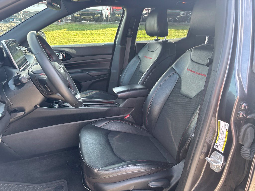 Used 2024 Jeep Compass Trailhawk AWD/4WD image 6