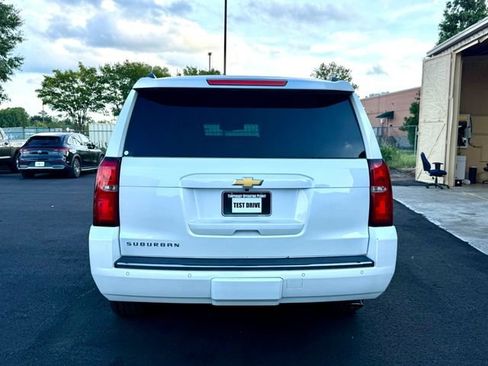 Used 2016 Chevrolet Suburban LTZ RWD image 5