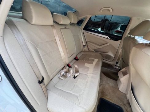 Used 2015 Volkswagen Passat 1.8T Limited Edition image 12