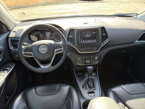 Used 2020 Jeep Cherokee Latitude Plus w/ Comfort/Convenience Group image 23