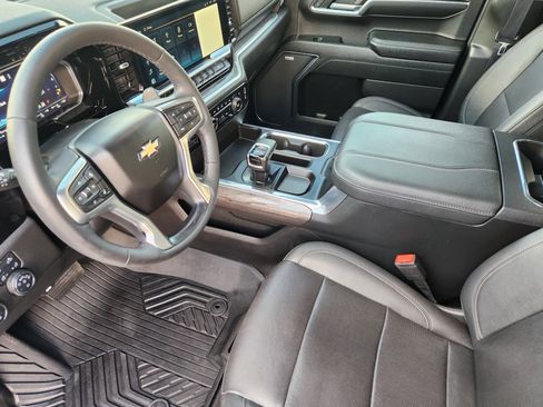 Used 2023 Chevrolet Silverado 1500 LTZ w/ LTZ Convenience Package II AWD/4WD image 14