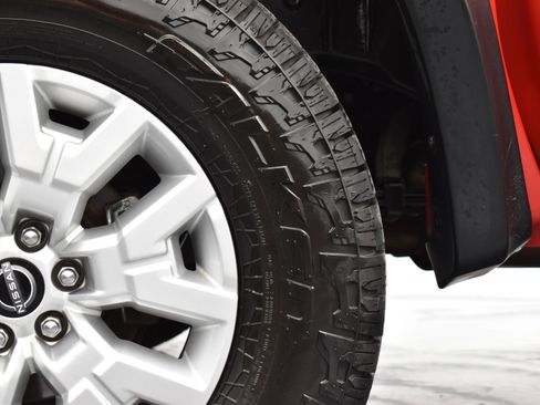 Used 2023 Nissan Frontier SV image 40