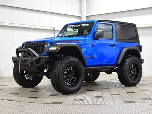 Used 2024 Jeep Wrangler Rubicon w/ Convenience Group AWD/4WD image 3